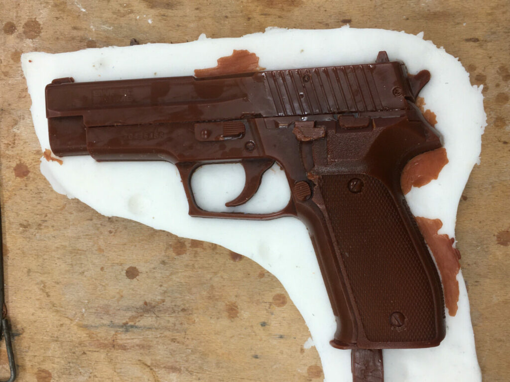 DINA ZAITEV hold my gun 14 Sig Sauer P226 replica, epoxy resin, colored plaster, February 2021